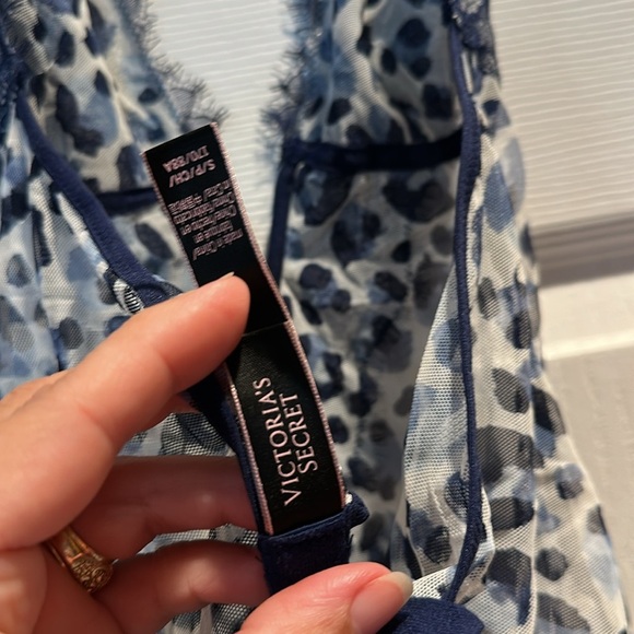 NEW! Victoria's Secret Leopard Mesh V-Wire Halter Teddy Thong Bodysuit S Lace - Picture 8 of 8